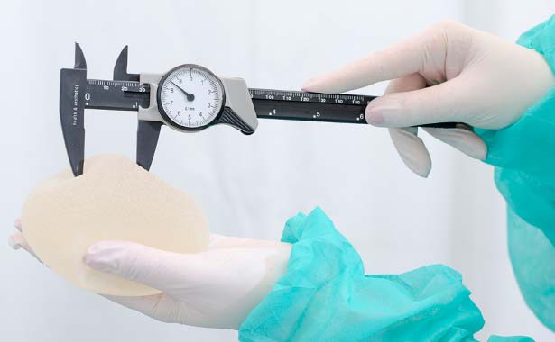 Implantes Mamarios para Mamoplastia - Cirujanos Plásticos Certificados